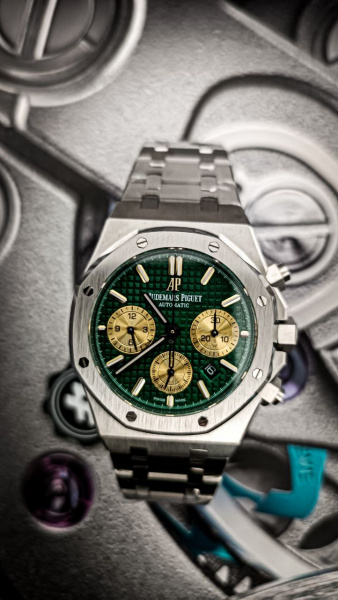 Audemars Piguet  Royal Oak Selfwinding Chronograph  26331BA.OO.1220BA.02