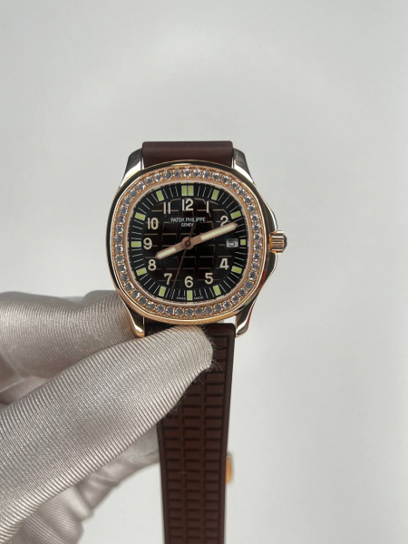 Patek Philippe Ladies Aquanaut 5068R