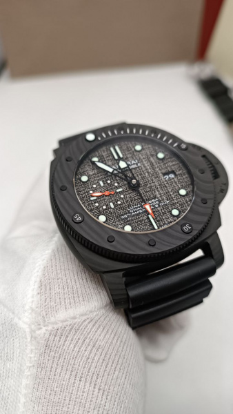 Officine Panerai Submersible Luna Rossa 47mm PAM01039