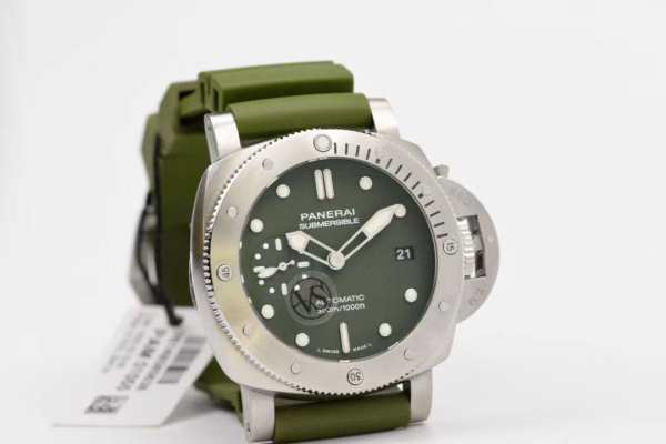 Officine Panerai Submersible Verde Militare 42 mm PAM01055