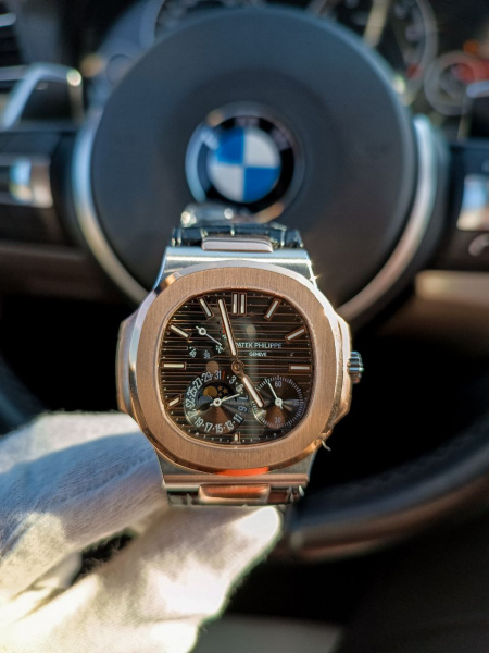 Patek Philippe Nautilus 5712 Power Reserve Moonphase 5712GR-001