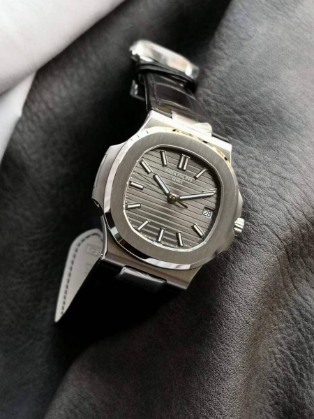 Patek Philippe Nautilus 5711-G/001
