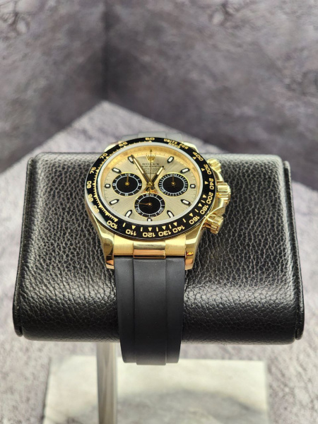Золотые 750 пробы Rolex Cosmograph Daytona 116518LN