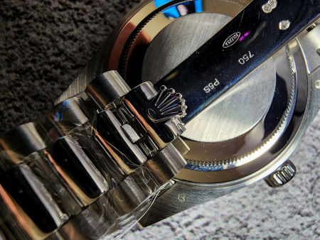 Золотые 750 пробы Rolex Day-Date 40mm 228239