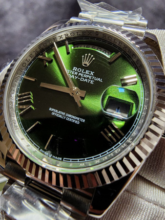 Золотые 750 пробы Rolex Day-Date 40mm 228239