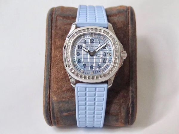 Patek Philippe Aquanaut Ladies 5072G-001