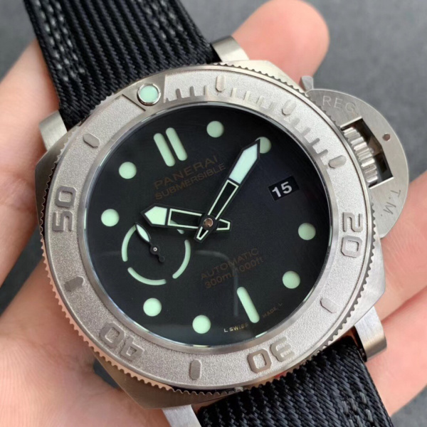Officine Panerai Luminor Submersible 3 Days Mike Horn Edition PAM 984