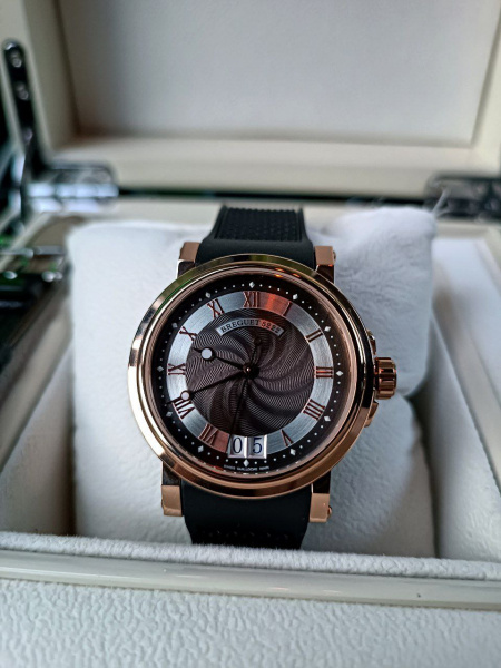 Breguet Marine Big Date rose gold 5817BR/Z2/5V8