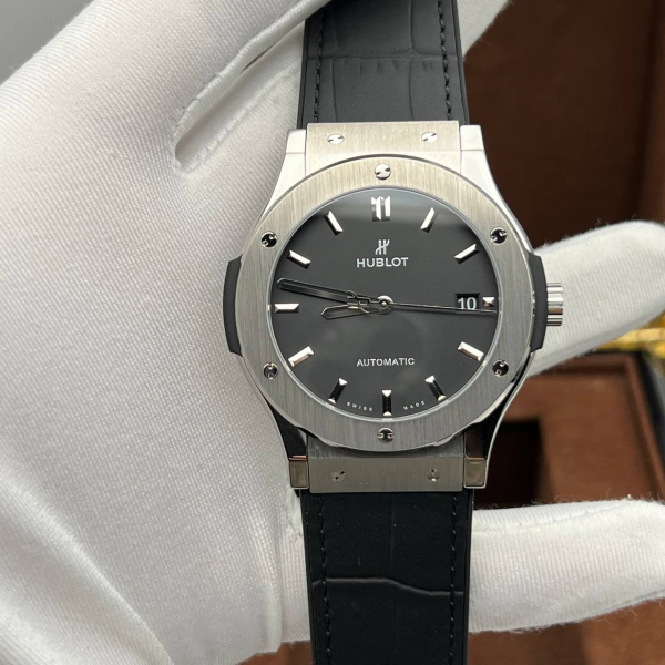 Hublot Classic Fusion 45mm Titanium 511.NX.1171.LR