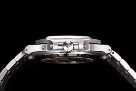 Patek Philippe Nautilus 5712 Power Reserve Moonphase 5712/1A-001