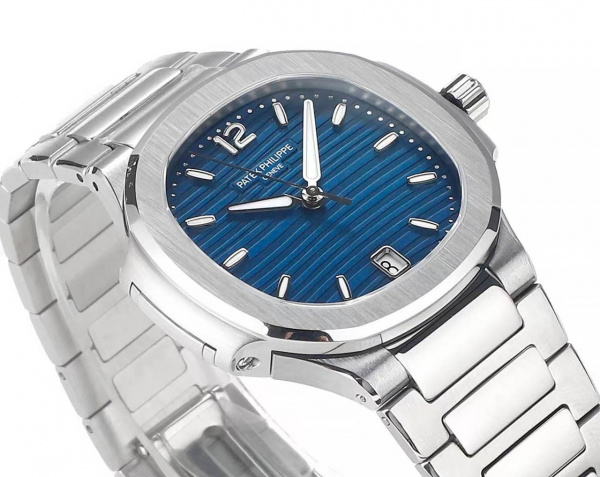 Patek Philippe Nautilus 7118/1A-001