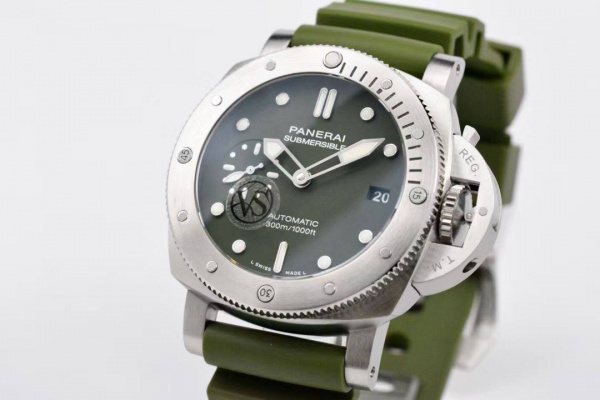 Officine Panerai Submersible Verde Militare 42 mm PAM01055