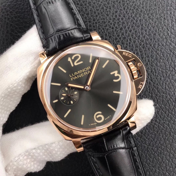 Panerai Luminor Due 3 Days PAM00677 New with tags Mens Watch