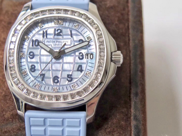 Patek Philippe Aquanaut Ladies 5072G-001