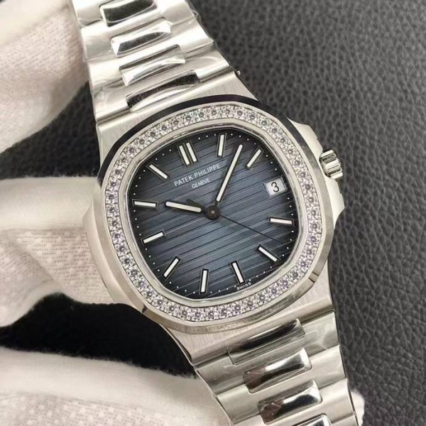 Patek Philippe Nautilus 5711 Men