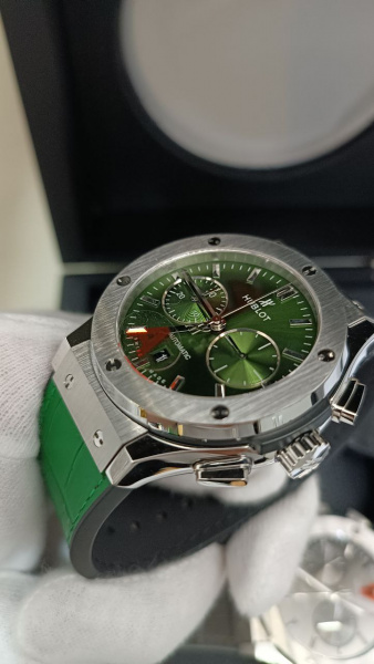 Hublot Classic Fusion Chronograph Titanium Green 42mm 541.NX.8970.LR
