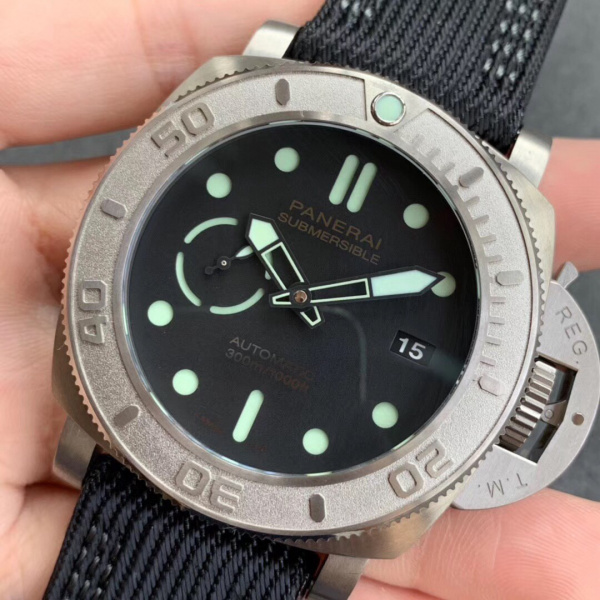 Officine Panerai Luminor Submersible 3 Days Mike Horn Edition PAM 984