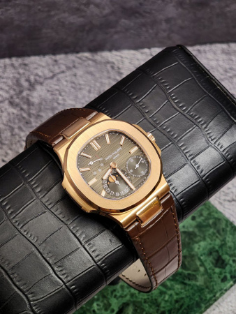 из золота au750 пробы Patek Philippe Nautilus 5712 Moon Phase Rose Gold