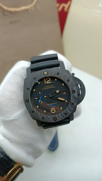 Officine Panerai Luminor Submersible 1950 PAM 616 Carbotech