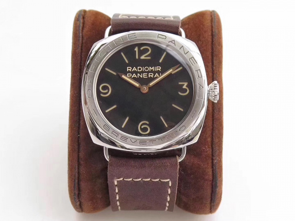 Panerai Radiomir PAM 685 Watch with Leather Bracelet and Stainless Steel Bezel