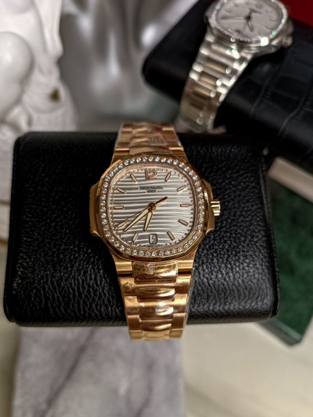 Patek Philippe Nautilus 7118/1A-010