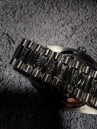 Золотые 750 пробы Rolex Day-Date 40mm 228239