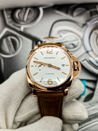 Officine Panerai Luminor Due 42 mm PAM01042