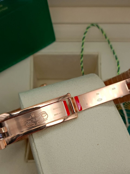 Rolex Day-Date 40mm 228235