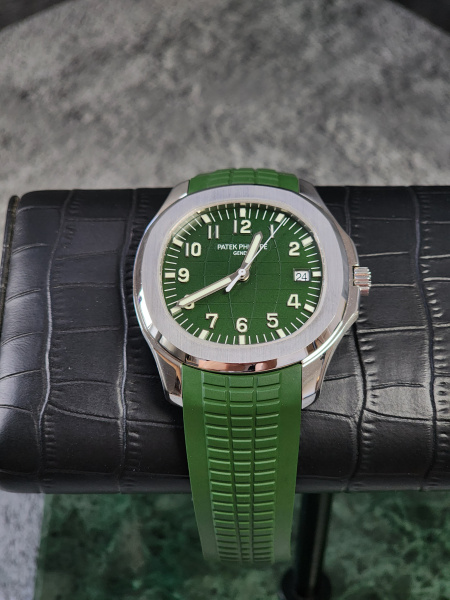 Patek Philippe Aquanaut 5168G из золота 750 пробы 