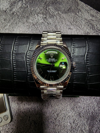 Золотые 750 пробы Rolex Day-Date 40mm 228239