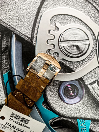 Officine Panerai Luminor Due 42 mm PAM01042