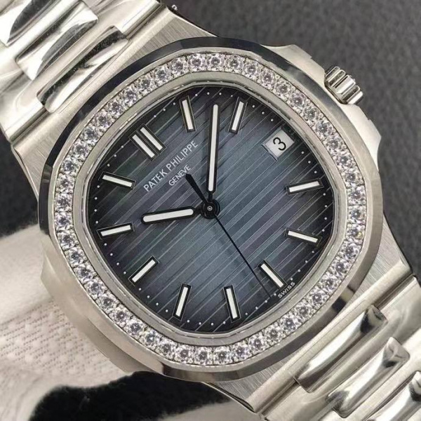 Patek Philippe Nautilus 5711 Men