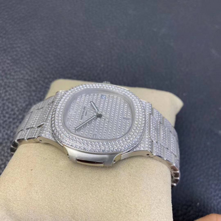 Patek Philippe Nautilus 5719/1G-001