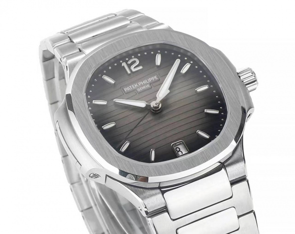 Patek Philippe Nautilus 7118/1A-011