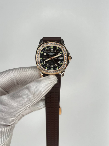 Patek Philippe Ladies Aquanaut 5068R