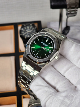 Audemars Piguet Royal Oak “Jumbo” Extra-Thin Platinum and Smoked Green Dial  15202PT.OO.1240PT.01
