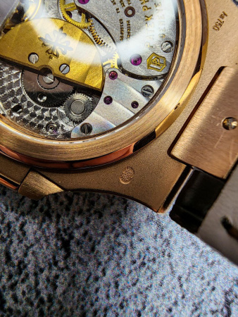 из золота au750 пробы Patek Philippe Nautilus 5712 Moon Phase Rose Gold