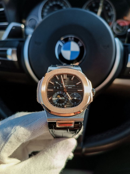 Patek Philippe Nautilus 5712 Power Reserve Moonphase 5712GR-001