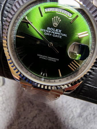 Золотые 750 пробы Rolex Day-Date 40mm 228239