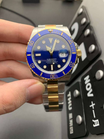 Rolex Submariner Oyster Perpetual Date 41mm 126613LB-0002