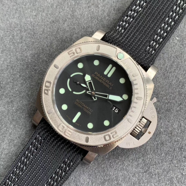 Officine Panerai Luminor Submersible 3 Days Mike Horn Edition PAM 984