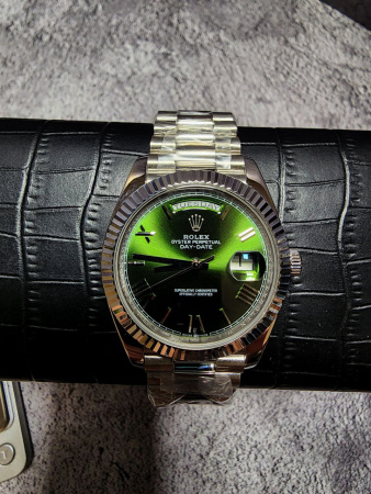 Золотые 750 пробы Rolex Day-Date 40mm 228239
