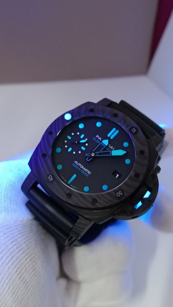 Officine Panerai Luminor Submersible Carbotech 47mm PAM 1616