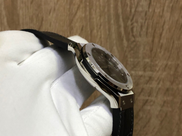 Hublot Classic Fusion Automatic 38 mm 565.NX.1171.LR