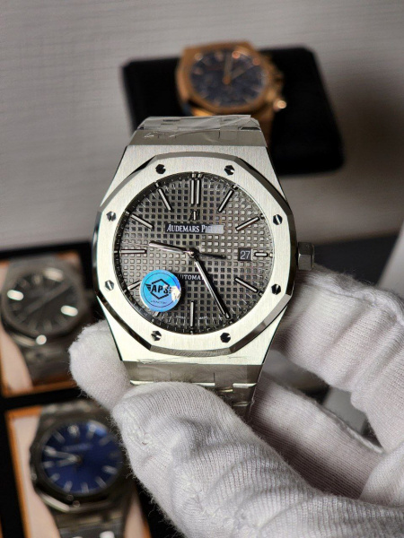 Audemars Piguet Royal Oak Automatic II 15400ST.OO.1220ST.04